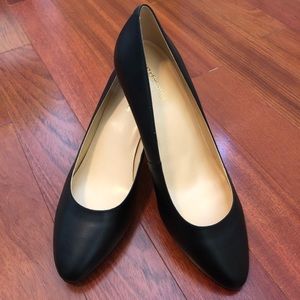 NEW Black Liz Claiborne Joelle Pumps